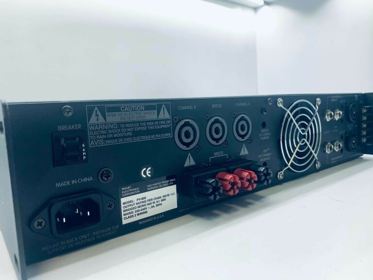 KOŃCÓWKA MOCY PEAVEY PV-900 POWER AMPLIFIER 900W