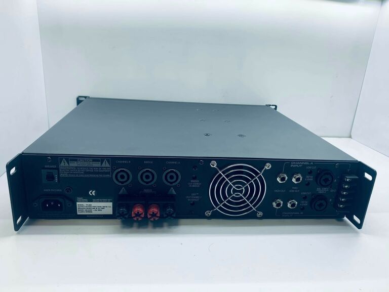 KOŃCÓWKA MOCY PEAVEY PV-900 POWER AMPLIFIER 900W