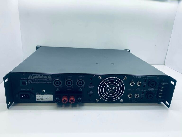 KOŃCÓWKA MOCY PEAVEY PV-900 POWER AMPLIFIER 900W