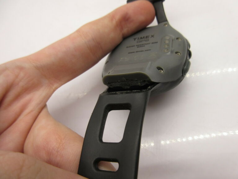 timex-marathon-t5k638-opis-ksztalt-koperty-owalna