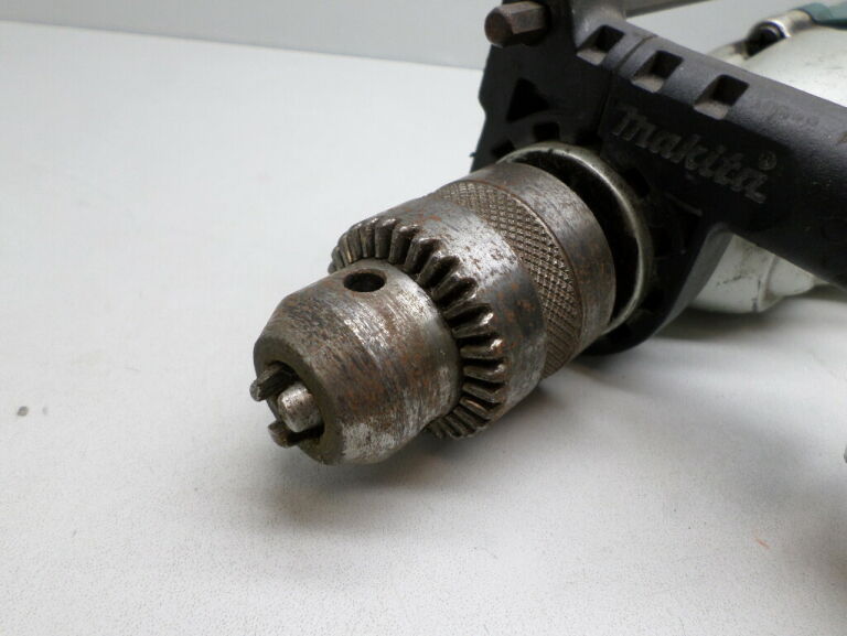 WIERTARKA UDAROWA MAKITA HP2070