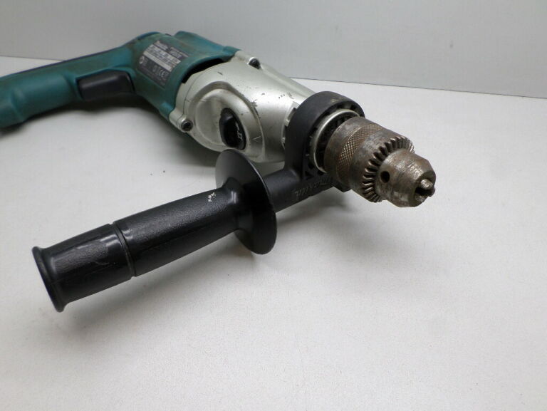 WIERTARKA UDAROWA MAKITA HP2070