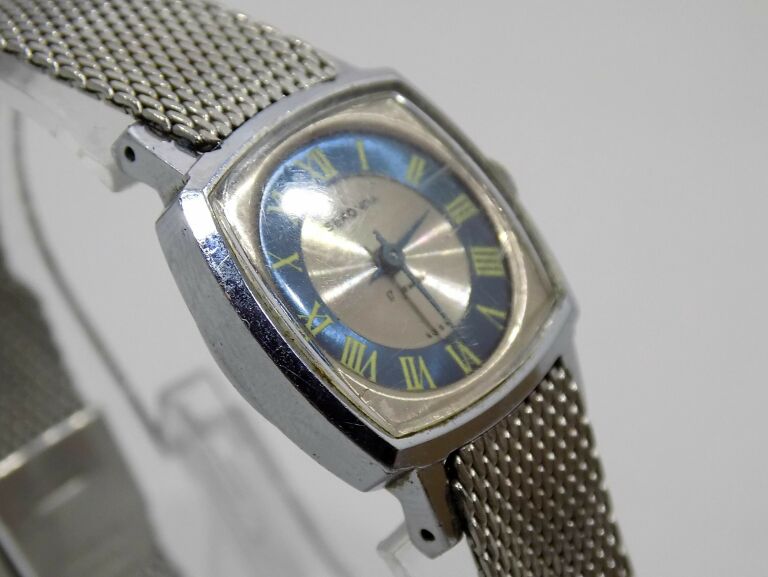 ZEGAREK MECHANICZNY SEKONDA 17 JEWELS USSR
