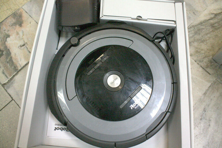IROBOT ROOMBA 681
