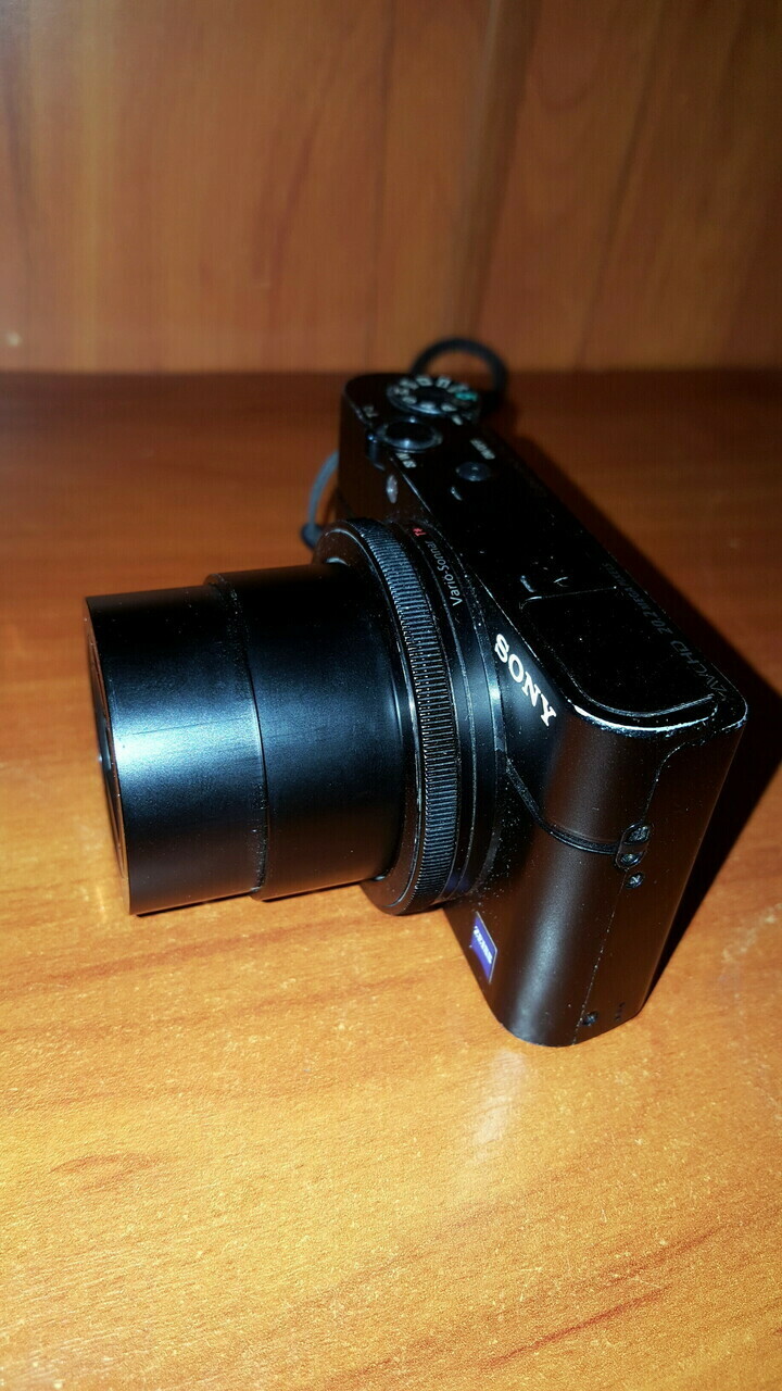 aparat-fotograficzny-sony-dsc-rx100-model-dsc-rx100