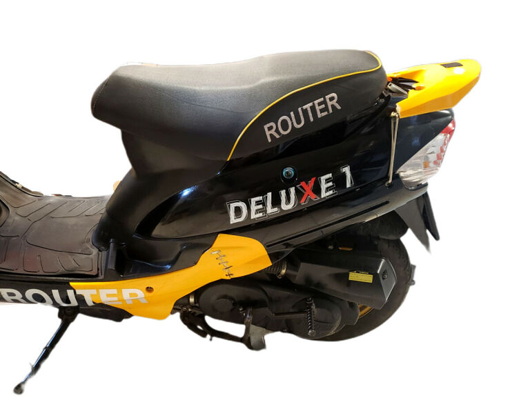 skuter-router-delux-1-romet-49ccm-4t-kask-moc-3