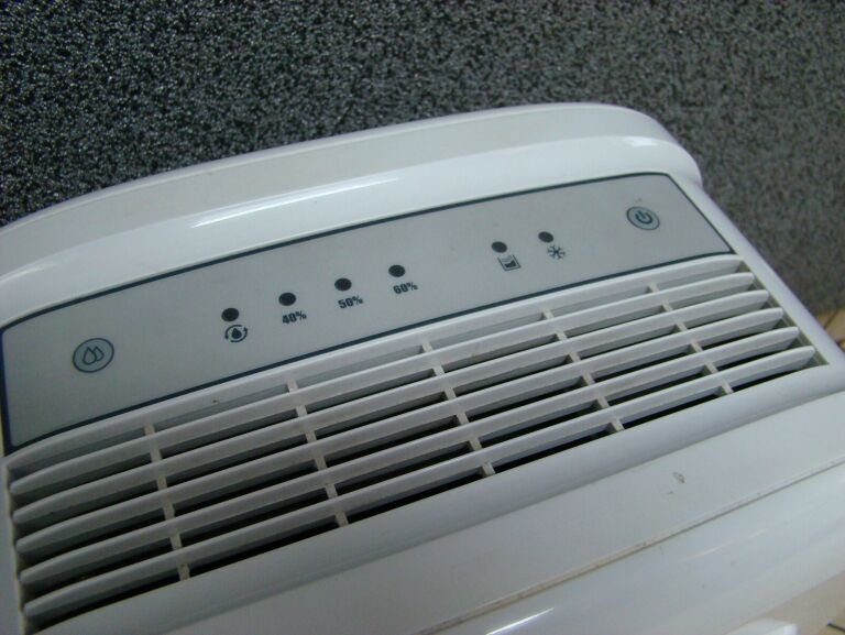 osuszacz-blyss-wdh-312ec-kolor-dominujacy-bialy