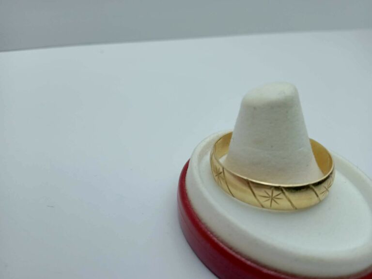 MĘSKA ZŁOTA OBRĄCZKA Z GRAWEREM 5,65G PR585 R35