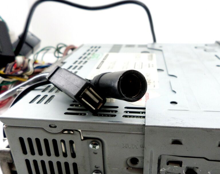 RADIO SAMOCHODOWE Q.MEDIA QST-722