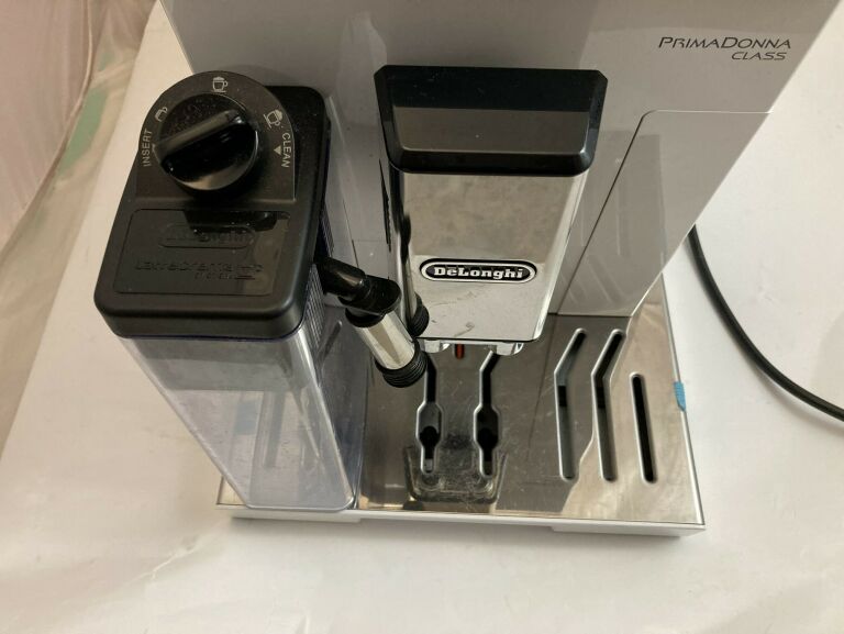 ekspres-delonghi-primadonna-class-ecam55065w-stan-uzywany