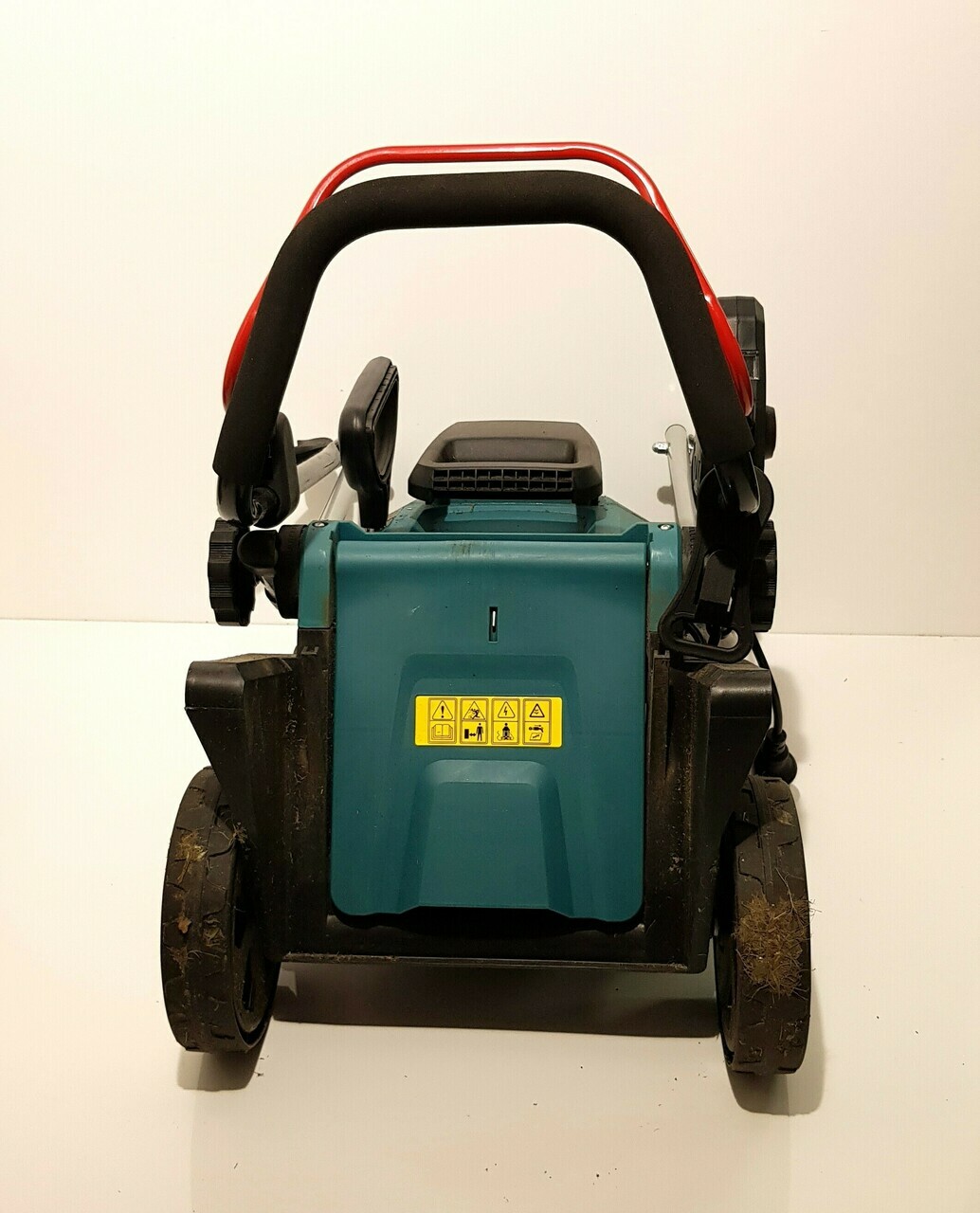 kosiarka-makita-elm3320-marka-makita