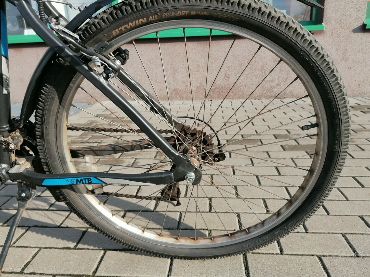 rower-decathlon-btwin-rockrider-340-26-kolor-czarny