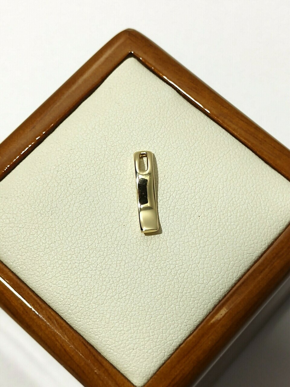 piekna-zlota-zawieszka-p585-071g-ean-gtin-6944284671058