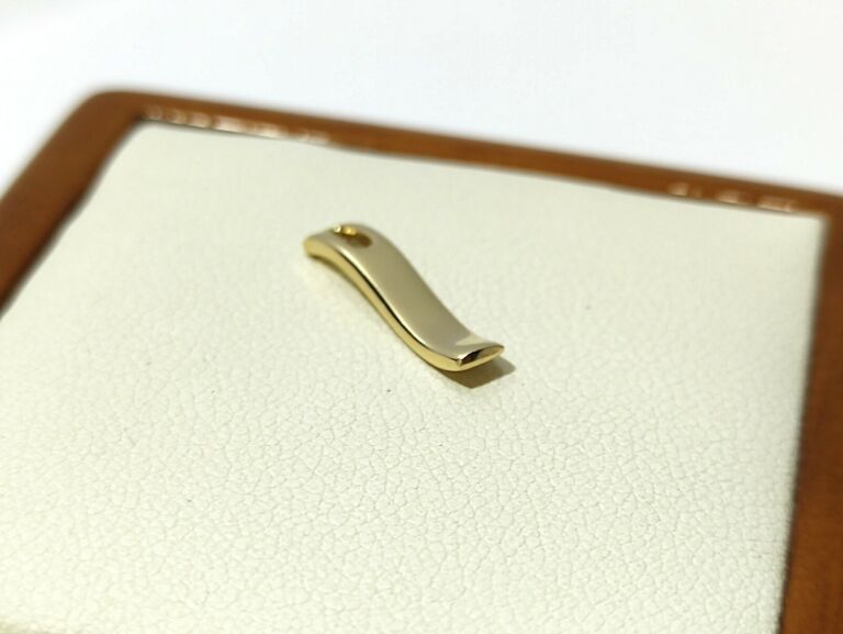 piekna-zlota-zawieszka-p585-071g-kolbe-1a-pila