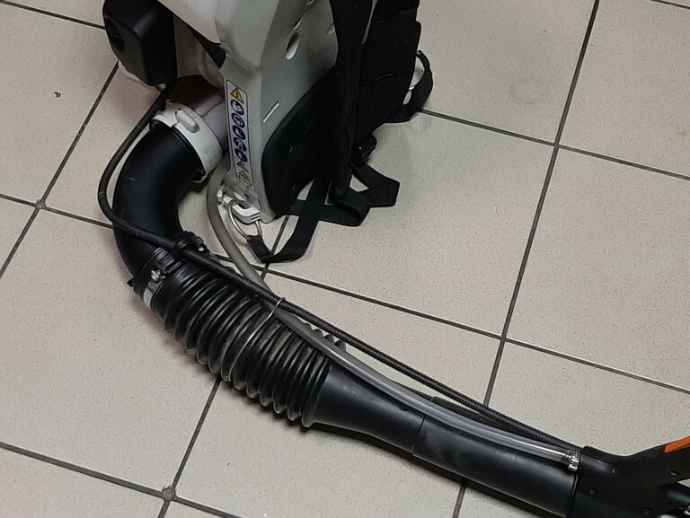 opryskiwacz-spalinowy-plecakowy-stihl-sr200-marka-stihl