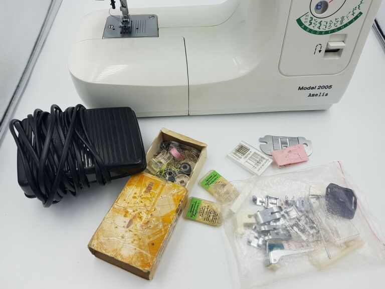 maszyna-do-szycia-lucznik-amelia-ii-2005-stan-uzywany