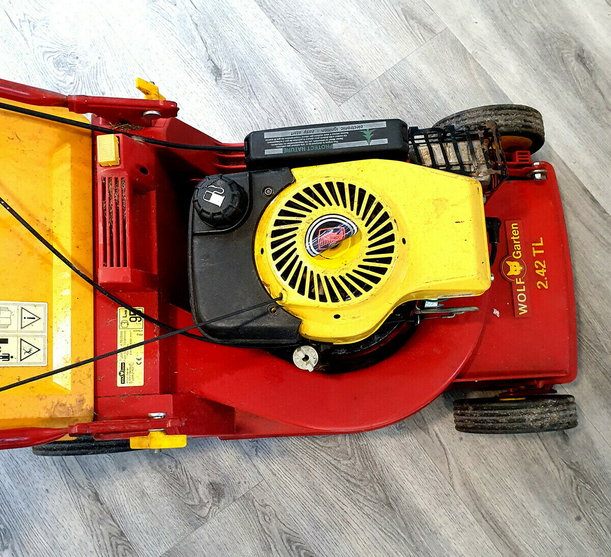 kosiarka-spalinowa-wolf-garten-242-tl-21-kw-szerokosc-koszenia-1