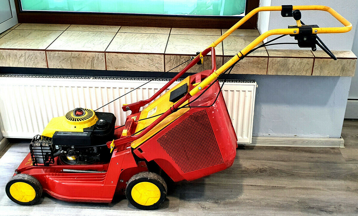 kosiarka-spalinowa-wolf-garten-242-tl-21-kw-stan-uzywany