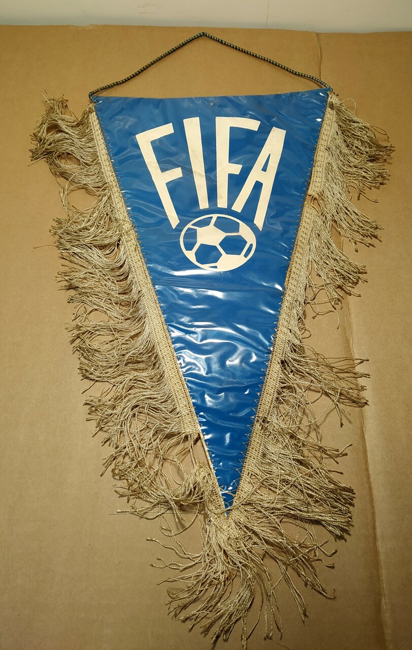 proporczyk-fifa-barcelona-c-de-fb-stan-uzywany