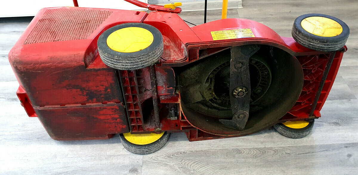 kosiarka-spalinowa-wolf-garten-242-tl-21-kw-pojemnosc-silnika-1