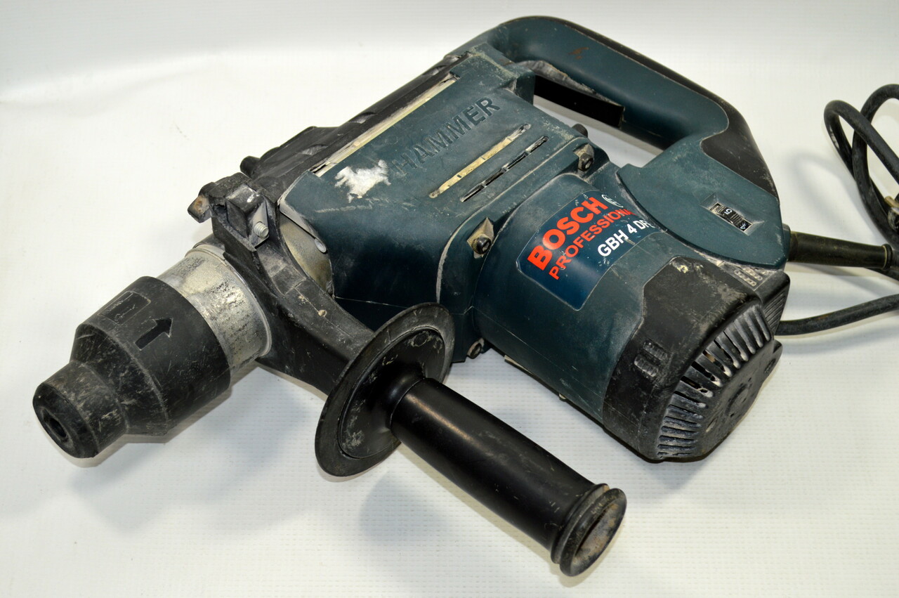 mlotowiertarka-bosch-gbh-4-dfe-energia-udaru-1