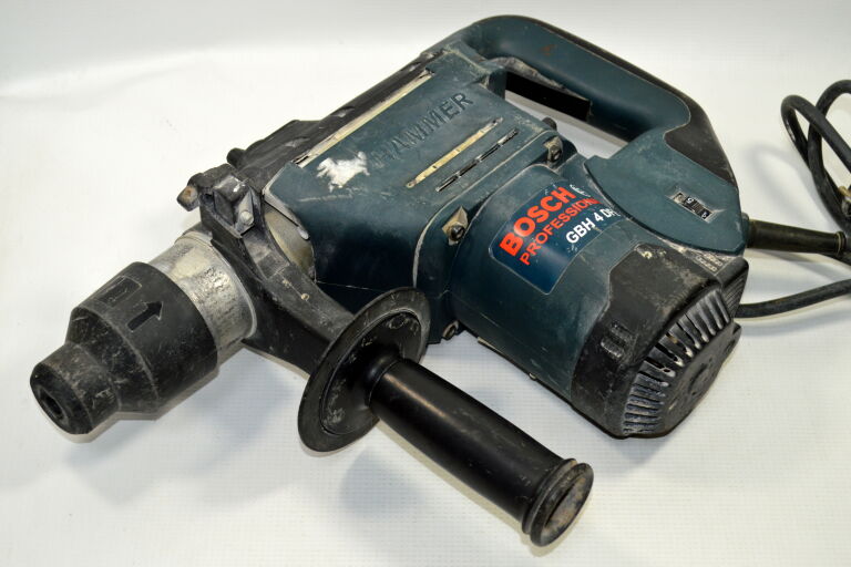 mlotowiertarka-bosch-gbh-4-dfe-energia-udaru-1