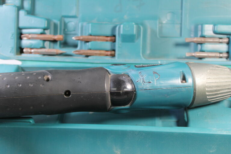 WKRĘTAK MAKITA 6723D
