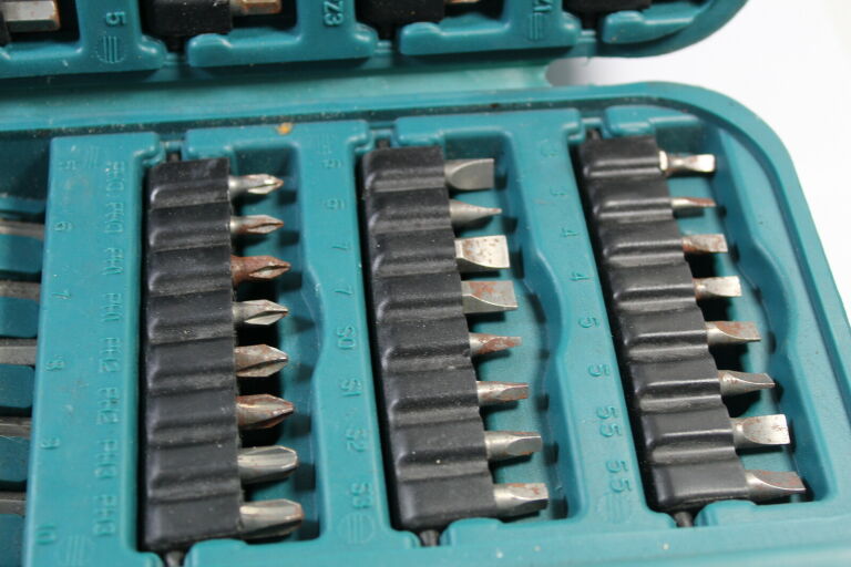 WKRĘTAK MAKITA 6723D