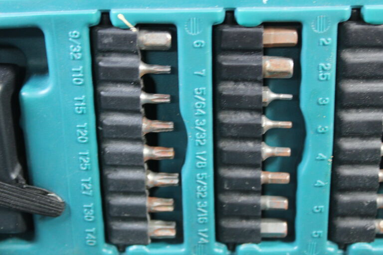 WKRĘTAK MAKITA 6723D