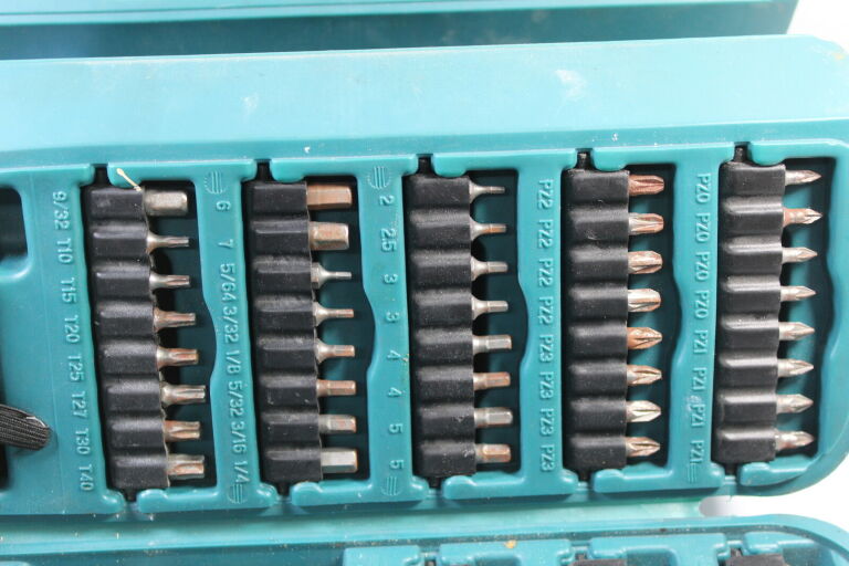 WKRĘTAK MAKITA 6723D