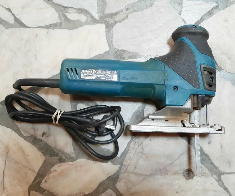 WYRZYNARKA MAKITA 4351FCT