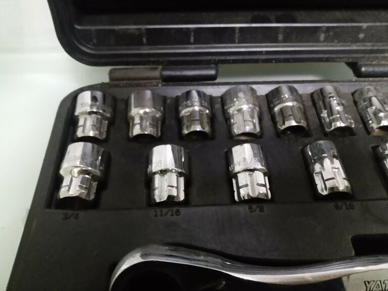 zestaw-nasadek-przelotowych-yato-yt-3865-rodzaj-klucza-nasadowy