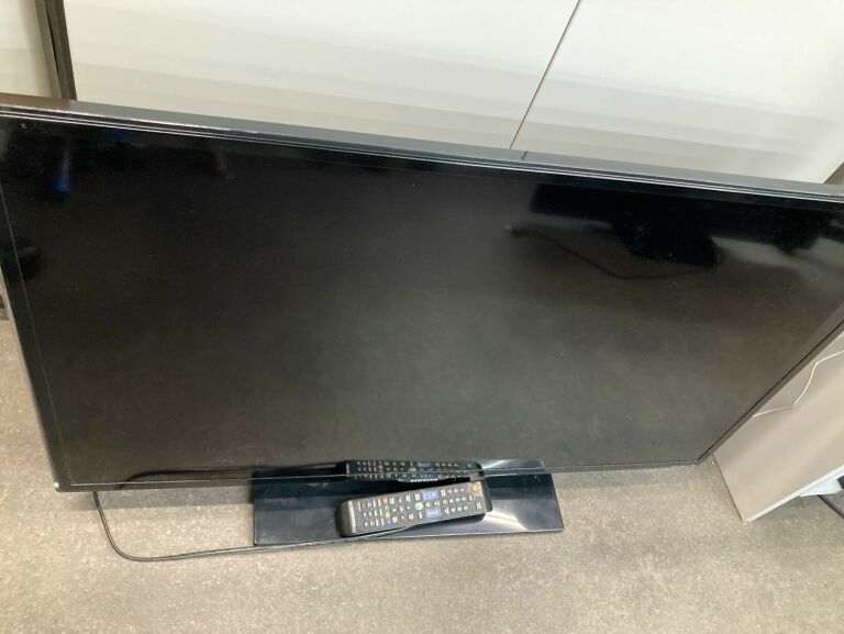 TV SAMSUNG 40 SAMSUNG UE40ES5500