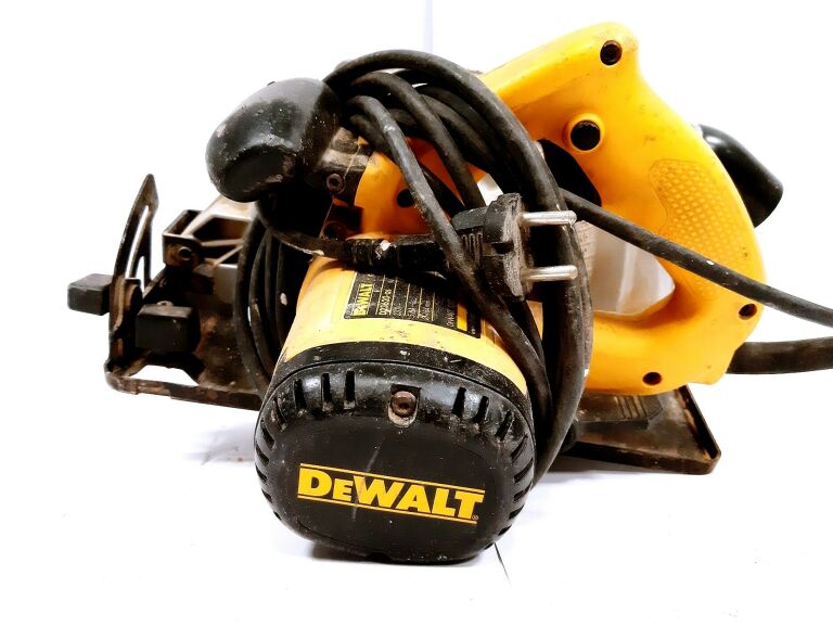 PILARKA TARCZOWA DEWALT D23620-QS 1150WATT