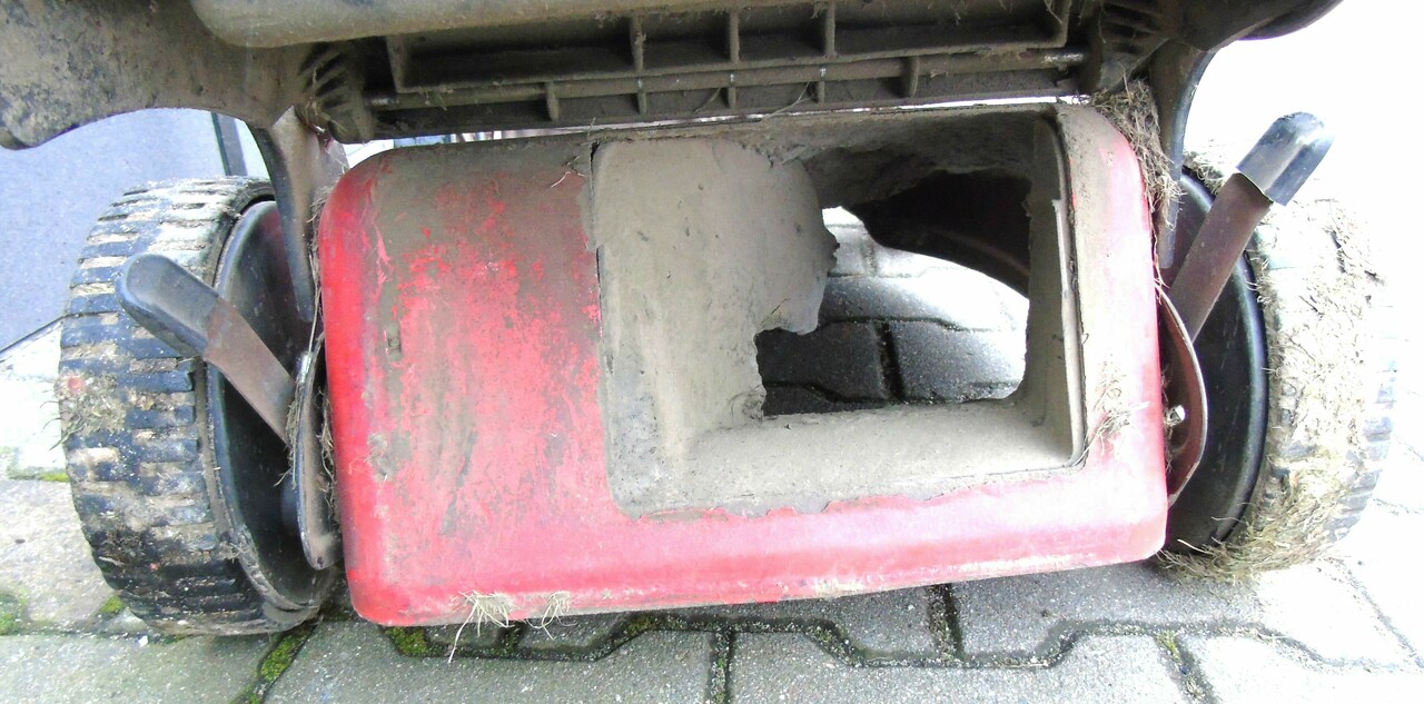 dobra-kosiarka-spalinowa-budget-bbm-46-r-ohv-pojemnosc-silnika-4500