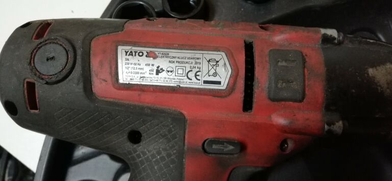 ELEKTRYCZNY KLUCZ UDAROWY YATO (YT-82020) + WALIZ