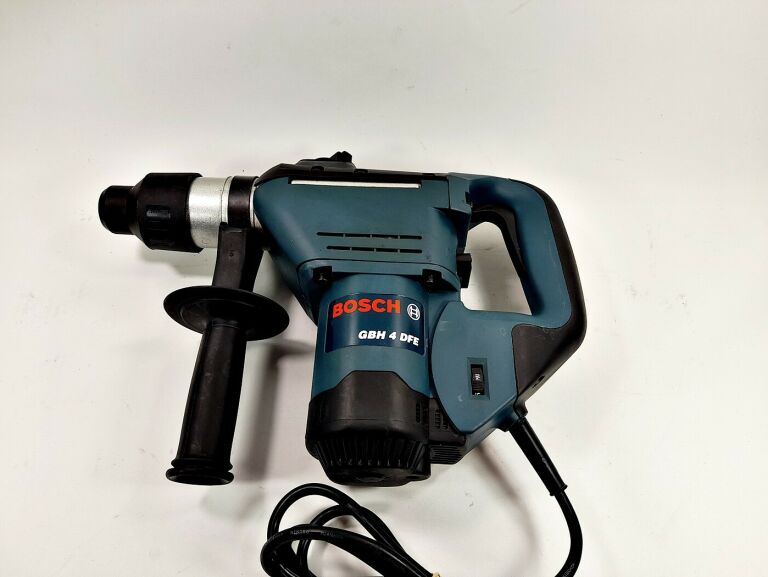 MOCNY MŁOT UDAROWY GBH 4 DFE 750 W WALIZKA