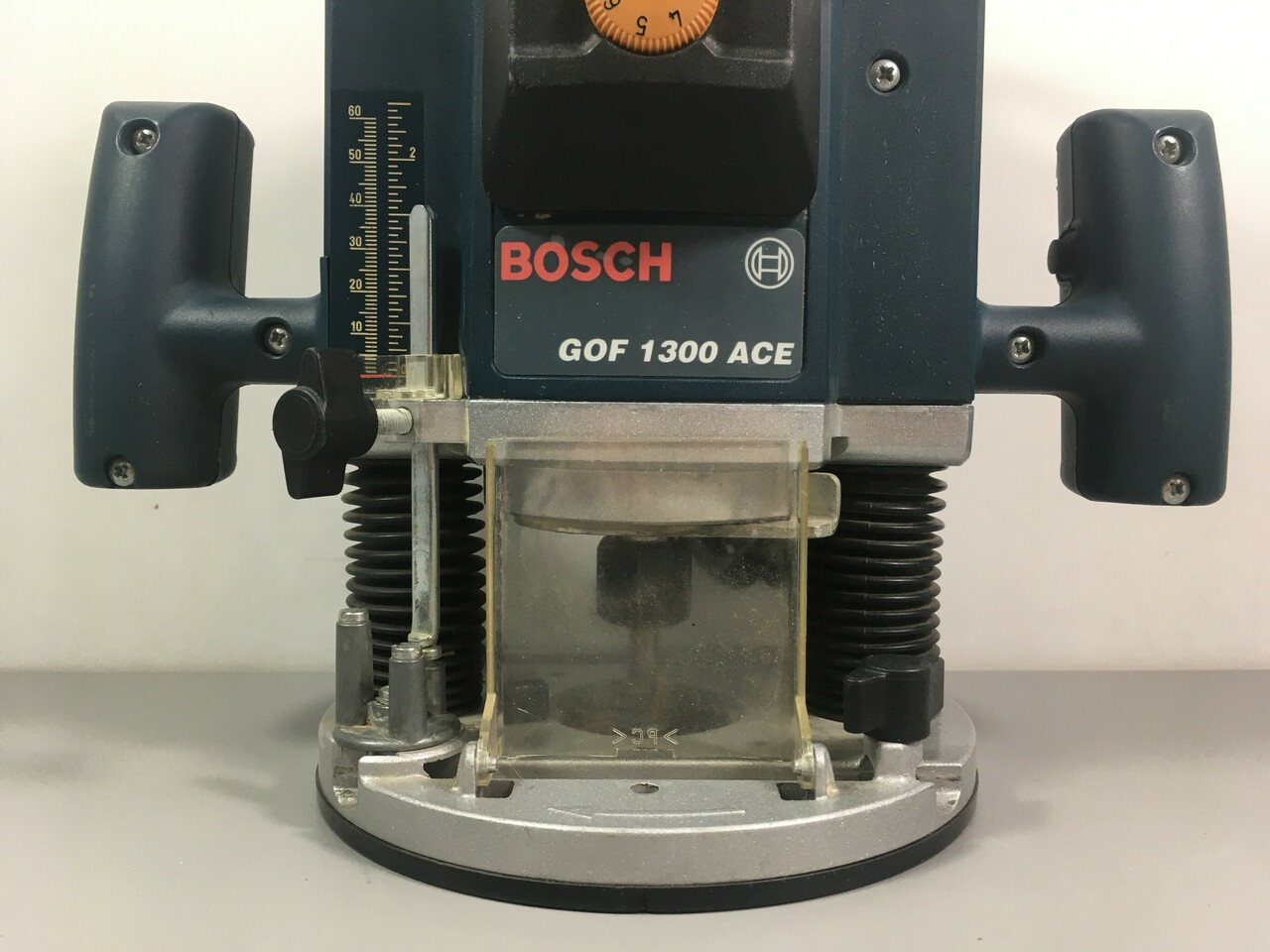 frezarka-gornowrzecionowa-bosch-gof-1300-ace-hit-rodzaj-frezarki-gornowrzecionowa