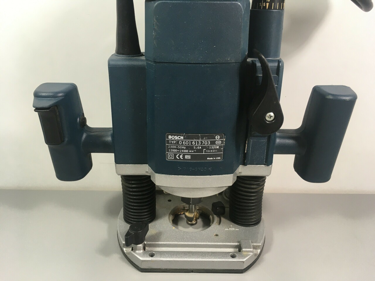 frezarka-gornowrzecionowa-bosch-gof-1300-ace-hit-maksymalna-moc-1300