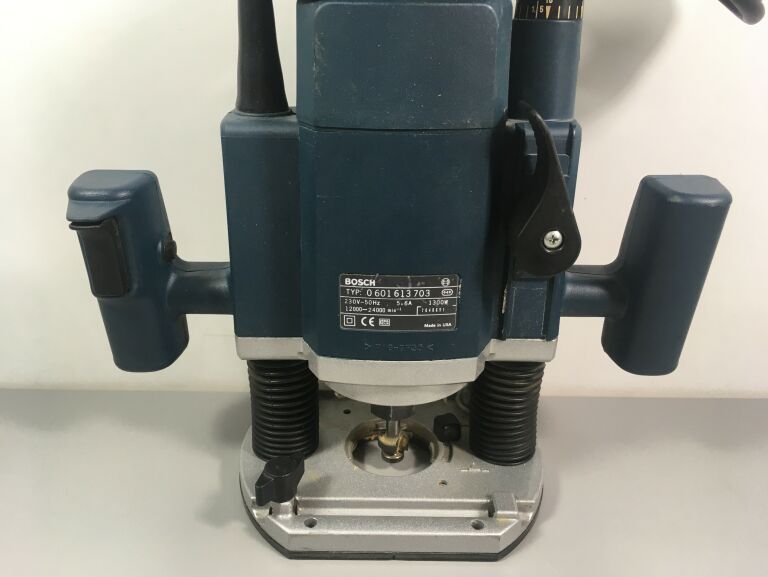 frezarka-gornowrzecionowa-bosch-gof-1300-ace-hit-maksymalna-moc-1300