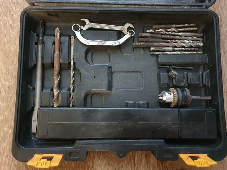 mlotowiertarka-macallister-710-rh-710w-walizka-funkcyjnosc-4-funkcyjny-wiercenie-z-i-bez-udaru-podkuwanie-indeksacjablokowanie-dluta