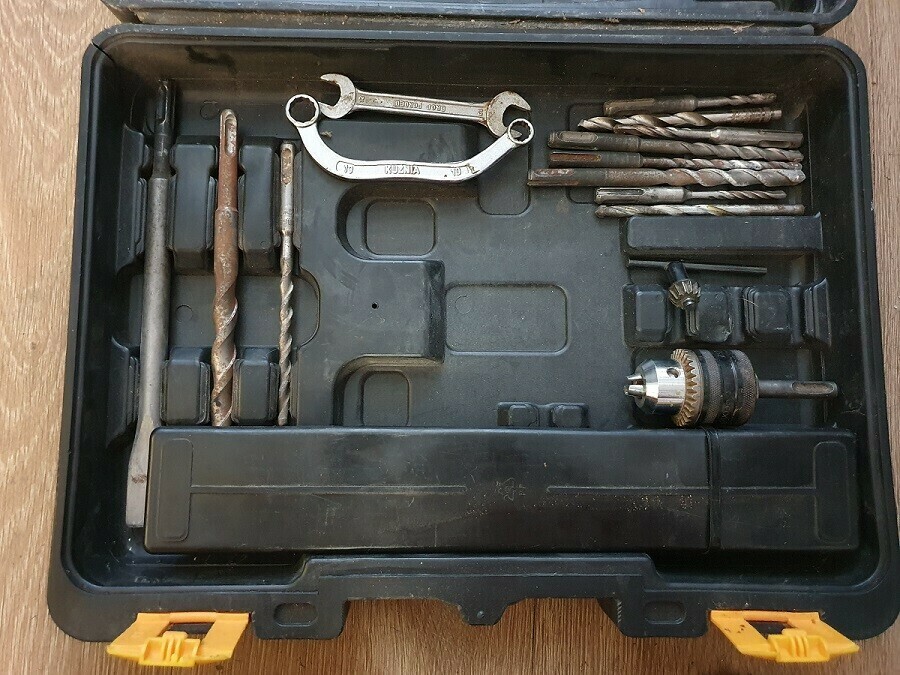 mlotowiertarka-macallister-710-rh-710w-walizka-funkcyjnosc-4-funkcyjny-wiercenie-z-i-bez-udaru-podkuwanie-indeksacjablokowanie-dluta