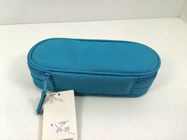 prosty-piornik-niebieski-typ-saszetka