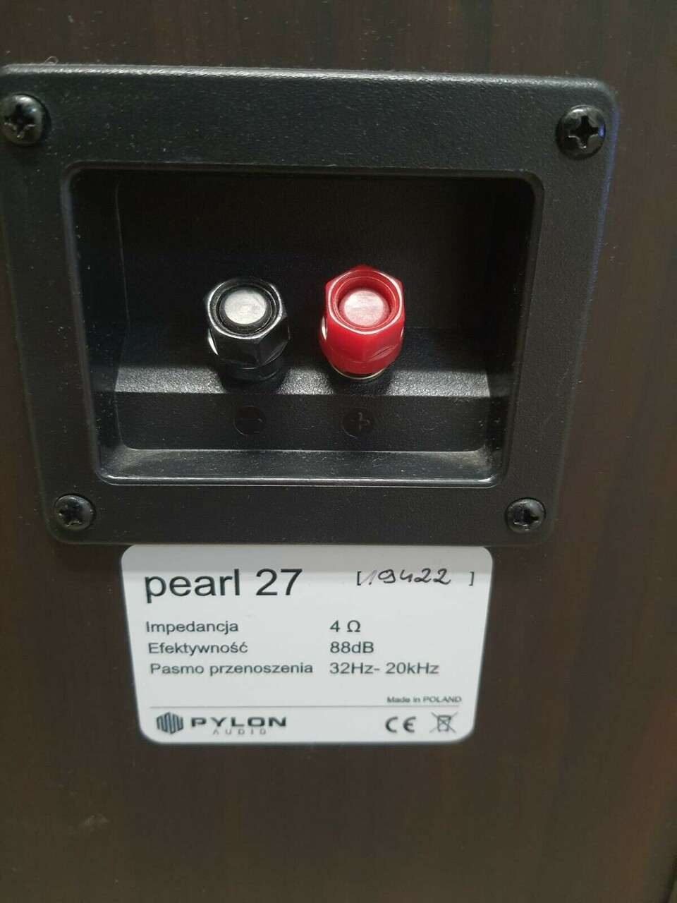 kolumna-podlogowa-pylon-pearl-27-okazja-kolor-ciemny-dab