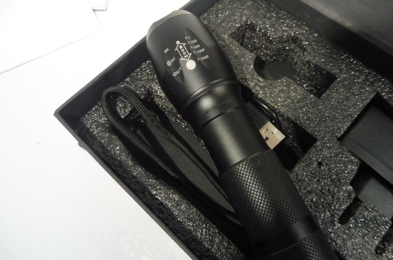 latarka-feizer-ipx-pro-power-led-komplet-rodzaj-klasyczne