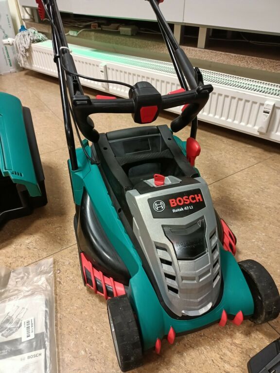 BOSCH KOSIARKA AKUMULATOROWA ROTAK 43 LI