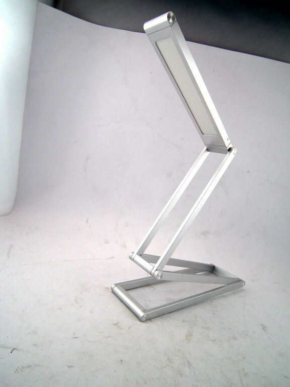 skladana-lampa-biurkowa-smukee-stan-uzywany