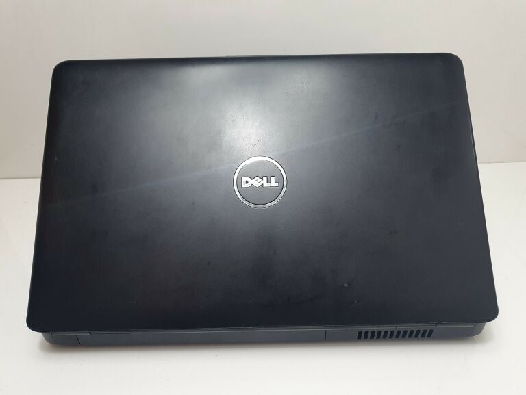 LAPTOP DELL 08225 OPIS!!