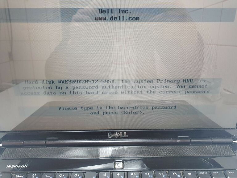 LAPTOP DELL 08225 OPIS!!