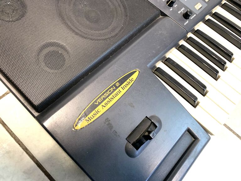 KEYBOARD/ARRANGER ROLAND VA7